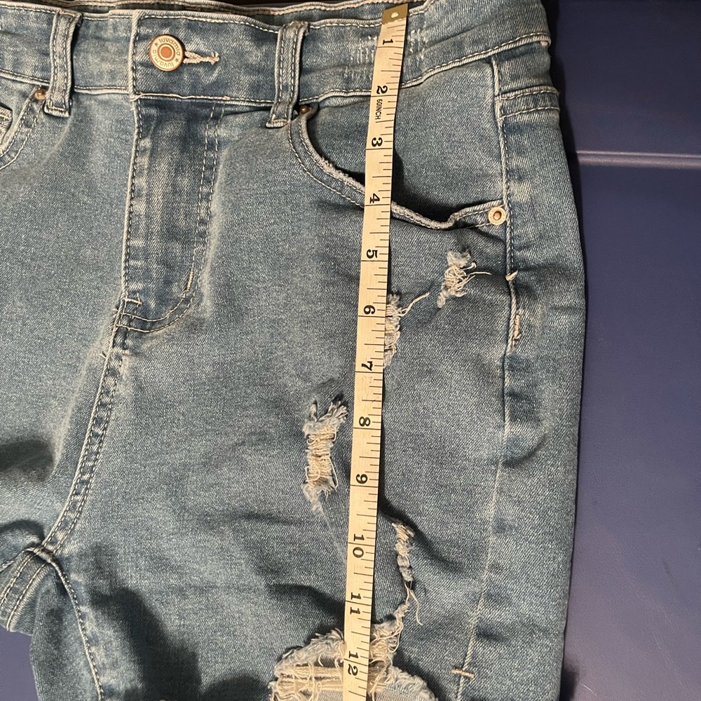 Distressed Denim Women Shorts - Picture 5 of 6